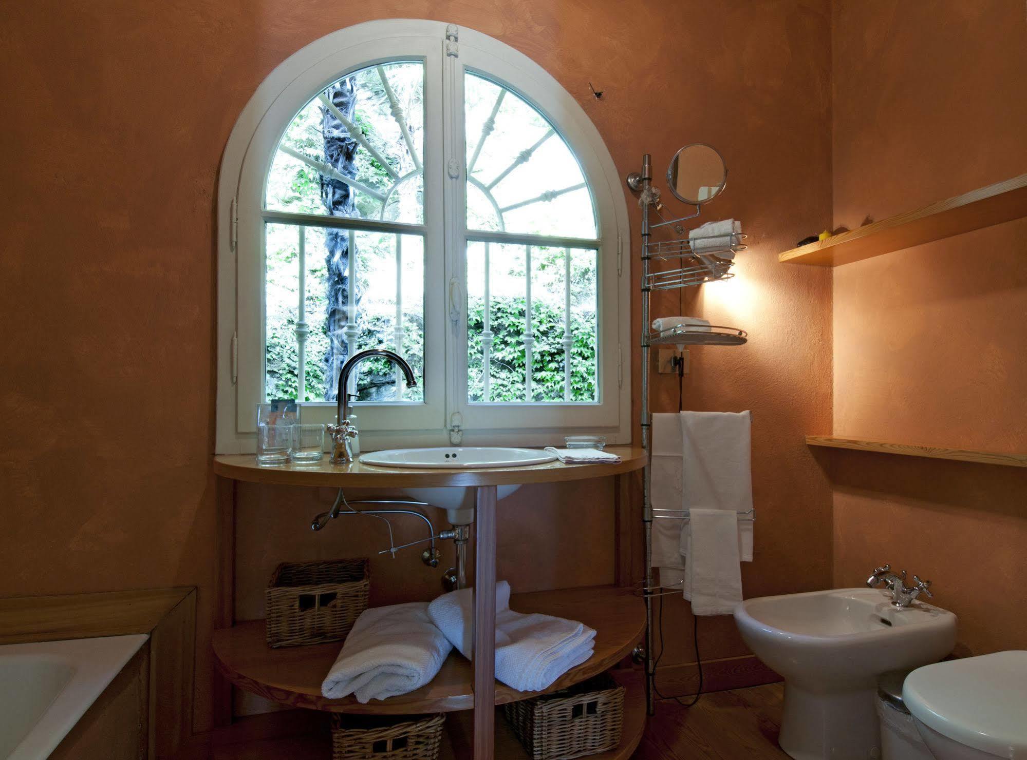 Villa Nina Relais Boutique B&B Carate Urio Bagian luar foto